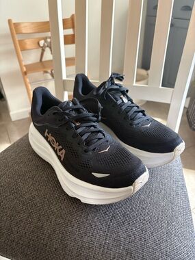 NWOT perfect Hoka Black and Rose Gold with White Midsole BONDI 9